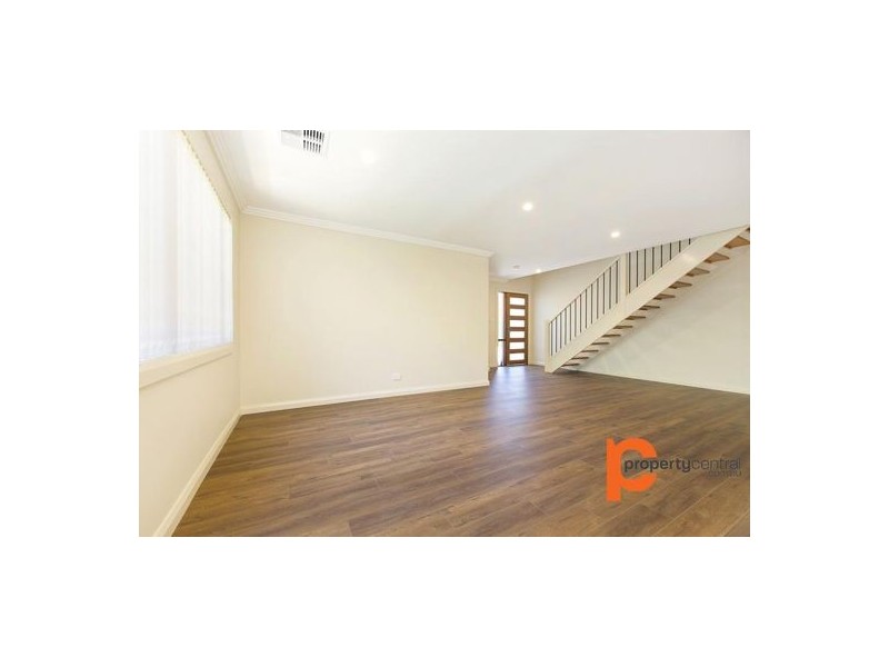 1/135 Oxford Street, Cambridge Park NSW 2747