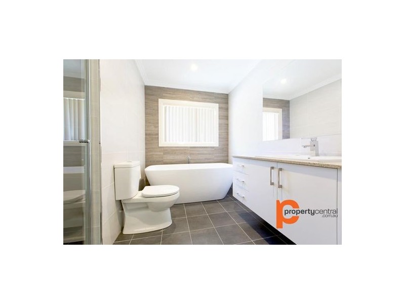 1/135 Oxford Street, Cambridge Park NSW 2747