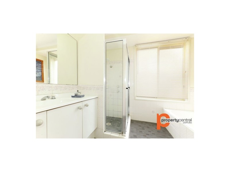 28 Kenneth Slessor Drive, Glenmore Park NSW 2745