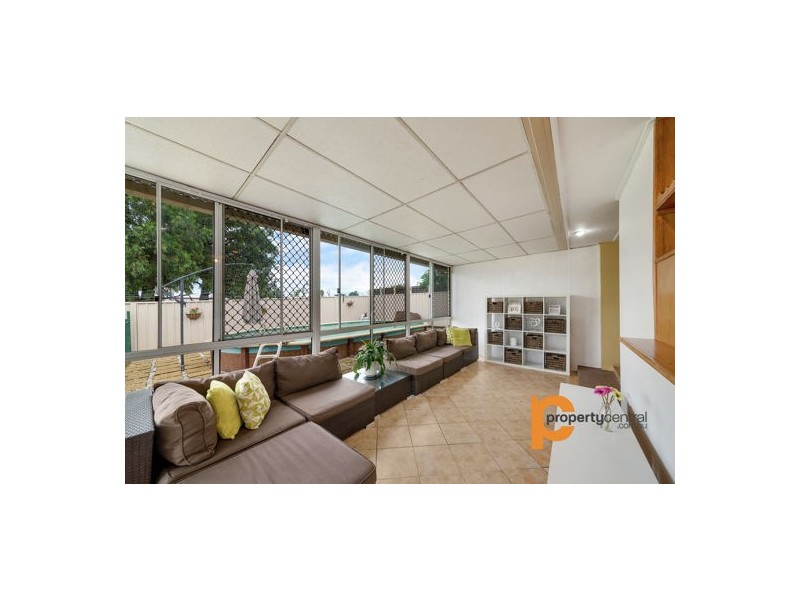 6 Bottle Brush Place, Colyton NSW 2760