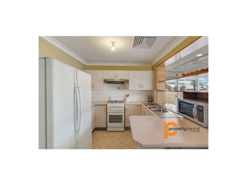 6 Bottle Brush Place, Colyton NSW 2760