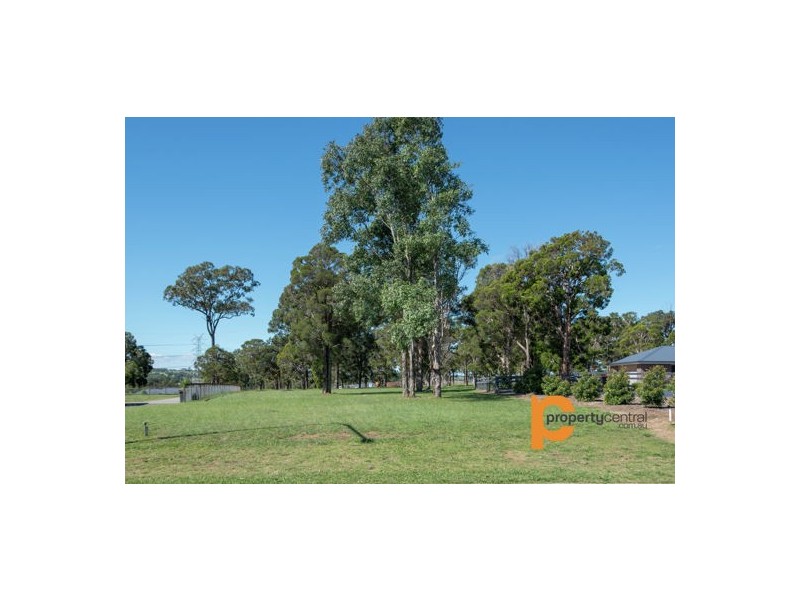 13 Pennard Crescent, Luddenham NSW 2745