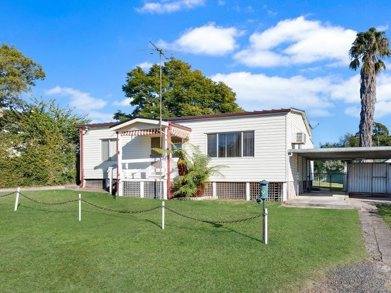 9 First Street, Warragamba NSW 2752