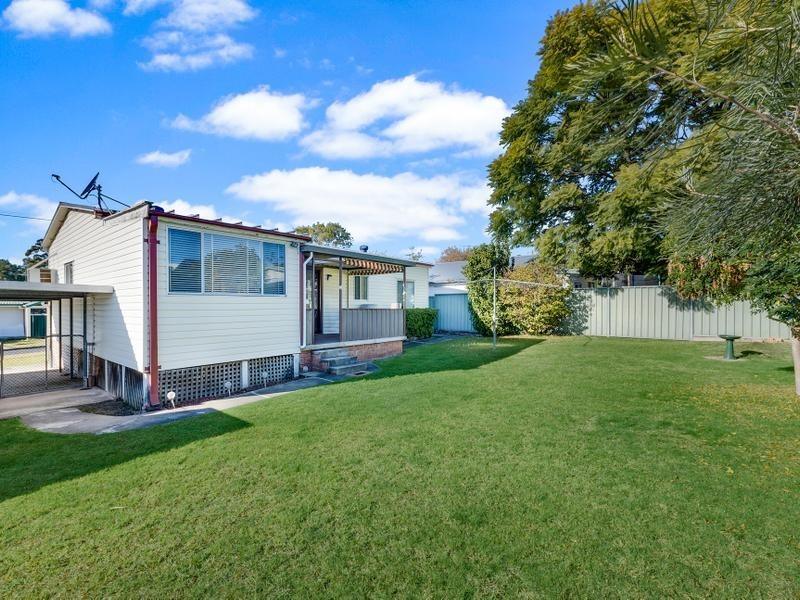 9 First Street, Warragamba NSW 2752