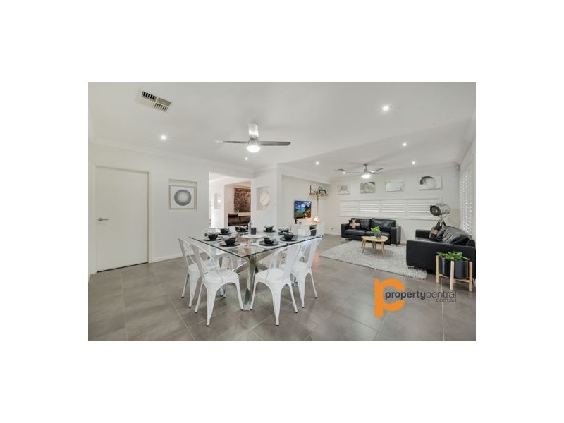 10 Blue View Terrace, Glenmore Park NSW 2745