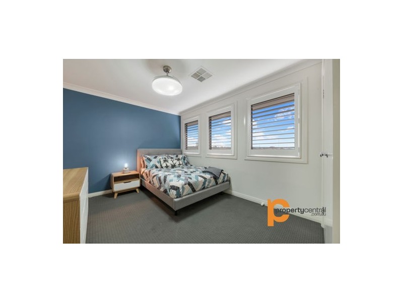 10 Blue View Terrace, Glenmore Park NSW 2745