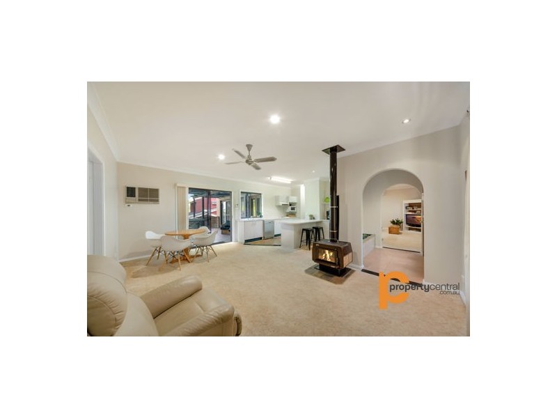 2 Warwick Close, Blaxland NSW 2774