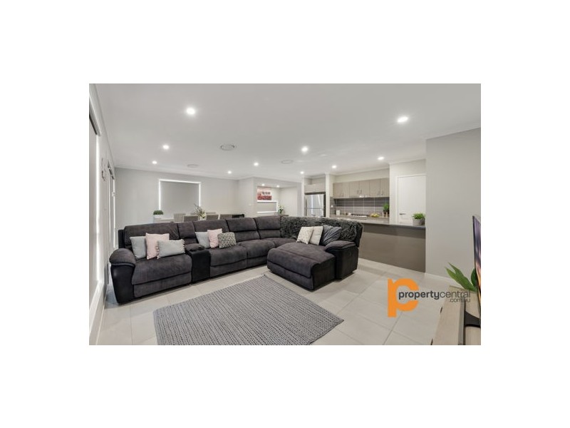 1 Gunyah Drive, Glenmore Park NSW 2745