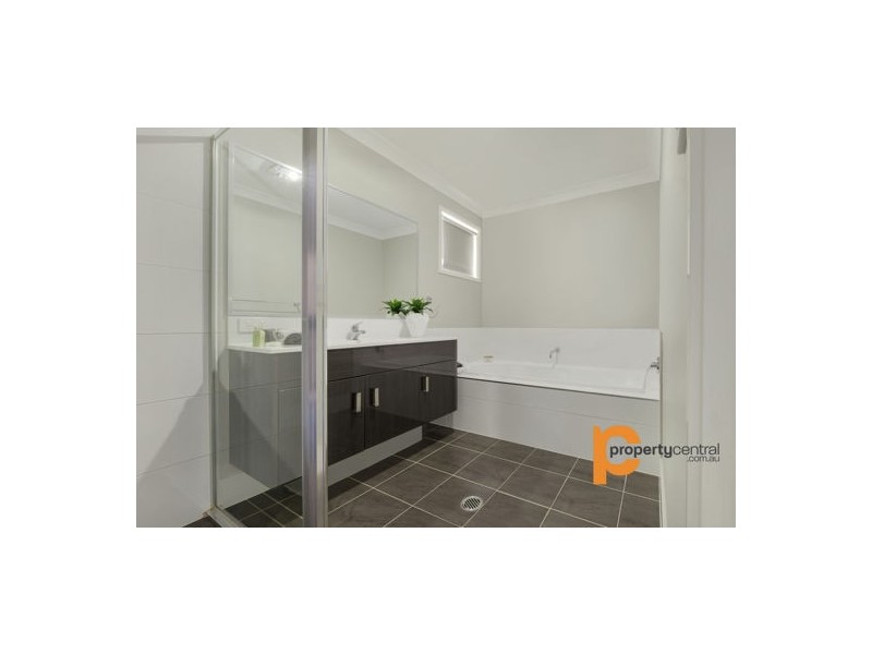 1 Gunyah Drive, Glenmore Park NSW 2745