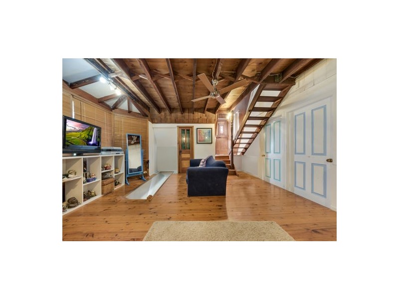 2580 Silverdale Road, Wallacia NSW 2745