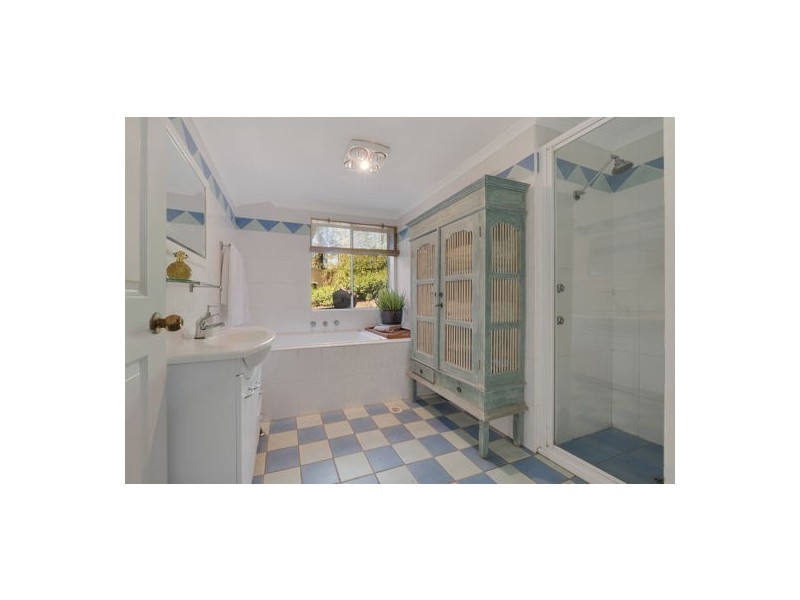 2580 Silverdale Road, Wallacia NSW 2745