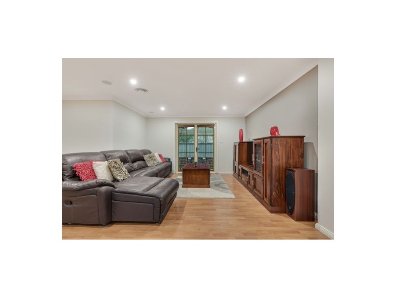 70 Glengarry Drive, Glenmore Park NSW 2745