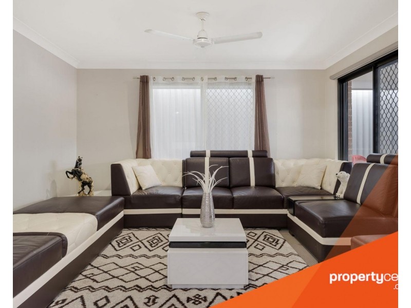 10 Glenmore Ridge Drive, Glenmore Park NSW 2745