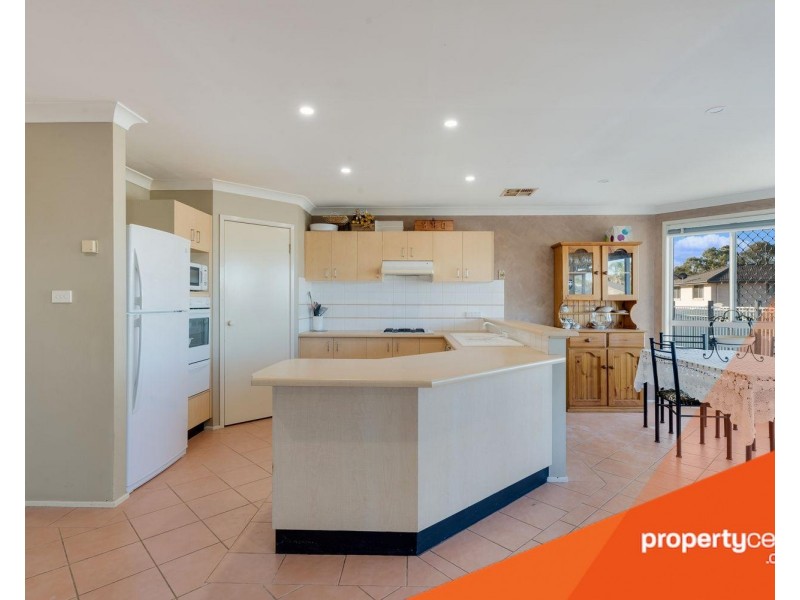 14 Glengarry Drive, Glenmore Park NSW 2745