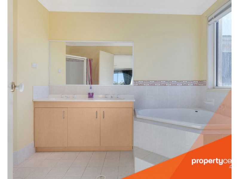 14 Glengarry Drive, Glenmore Park NSW 2745