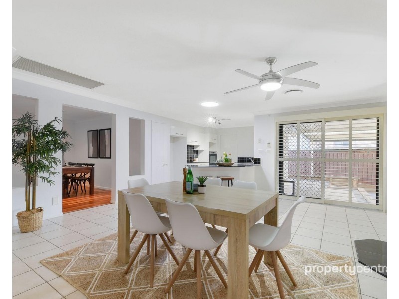 17 Stoke Crescent, South Penrith NSW 2750