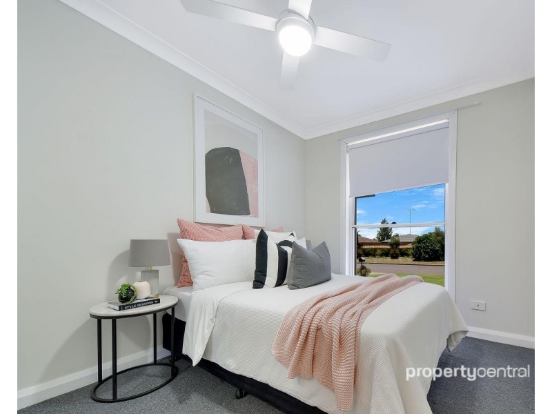 28 Stoke Crescent, South Penrith NSW 2750