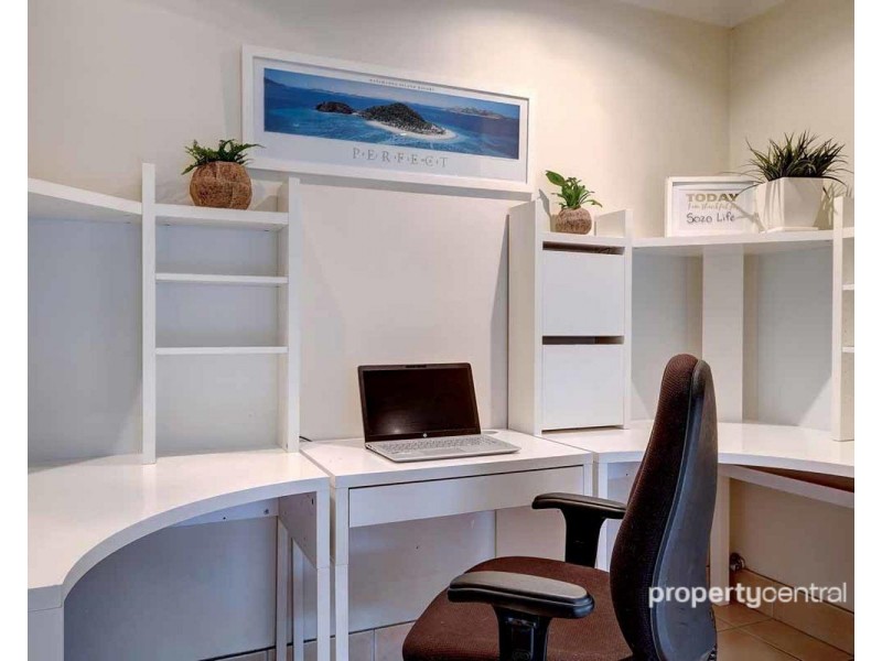 6 Woburn Place, Glenmore Park NSW 2745