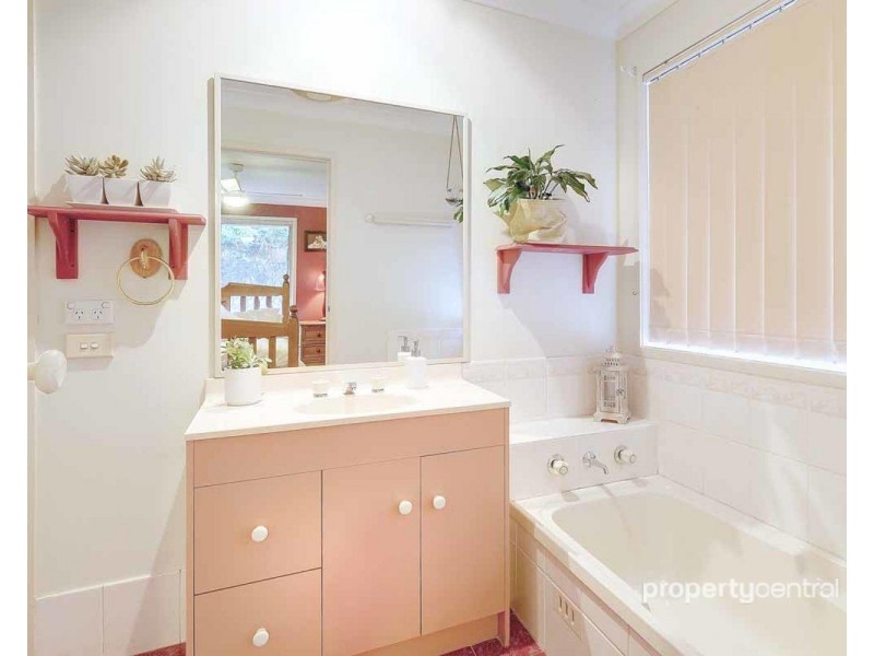 6 Woburn Place, Glenmore Park NSW 2745