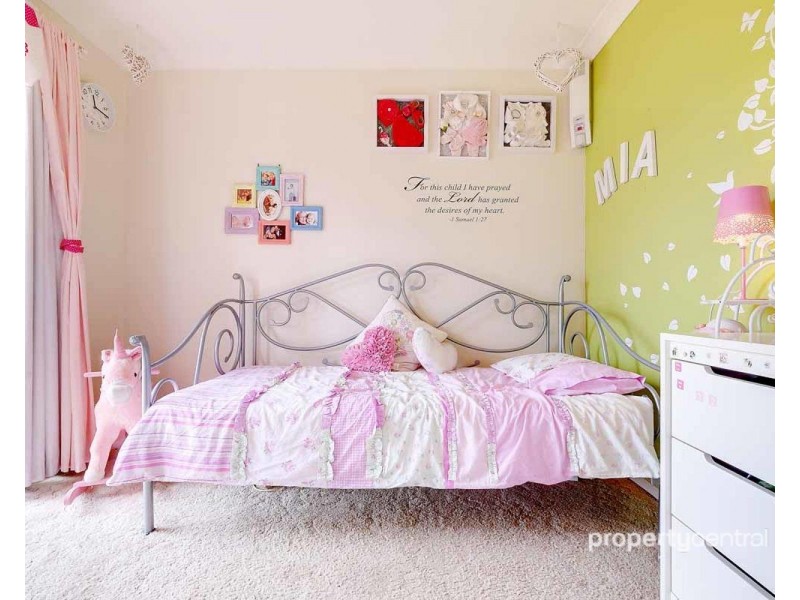 6 Woburn Place, Glenmore Park NSW 2745