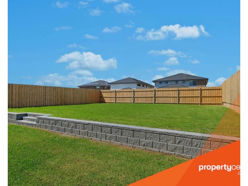 8 Lomandra Street, Claremont Meadows NSW 2747