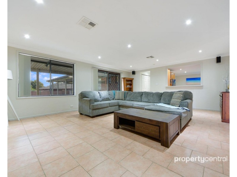 17 Titania Place, Cranebrook NSW 2749