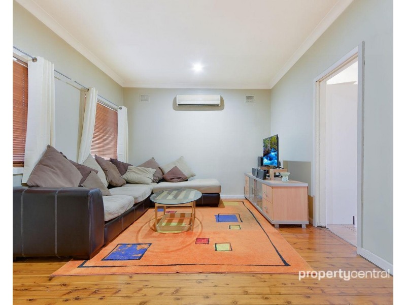 13 Guildford Road, Cambridge Park NSW 2747