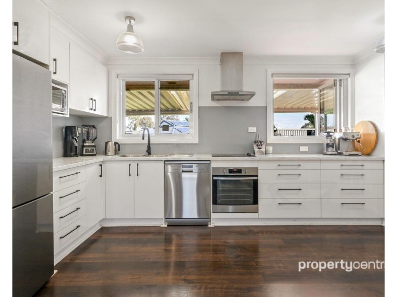 28 Stoke Crescent, South Penrith NSW 2750