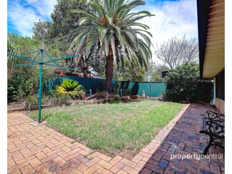 4 Westmont Drive, South Penrith NSW 2750
