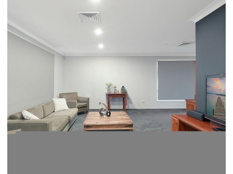 5 Birkdale Circuit, Glenmore Park NSW 2745