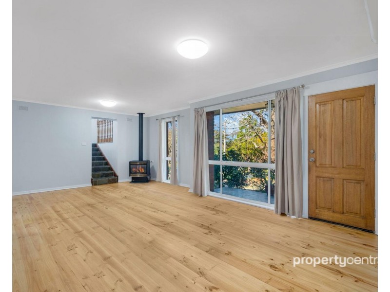 17 Crampton Drive, Springwood NSW 2777