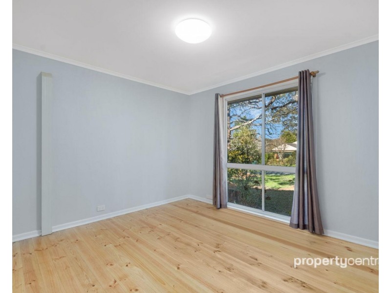 17 Crampton Drive, Springwood NSW 2777