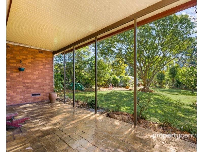 17 Crampton Drive, Springwood NSW 2777