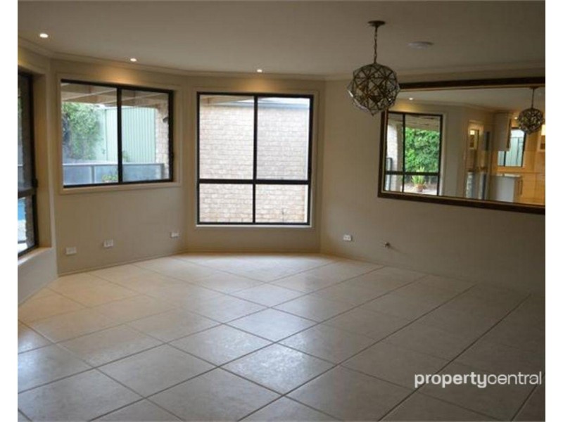 5 Guru Place, Glenmore Park NSW 2745