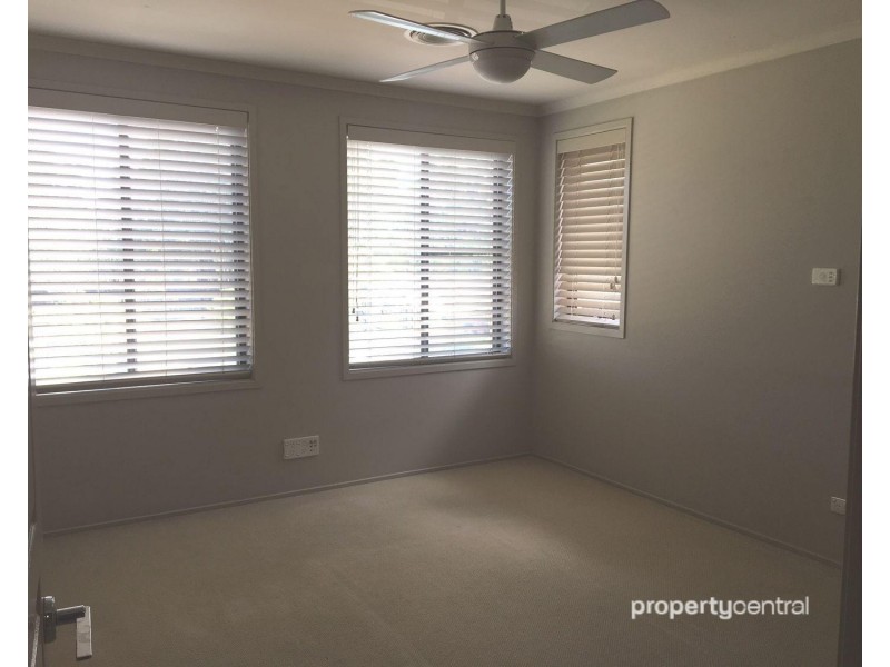 5 Guru Place, Glenmore Park NSW 2745