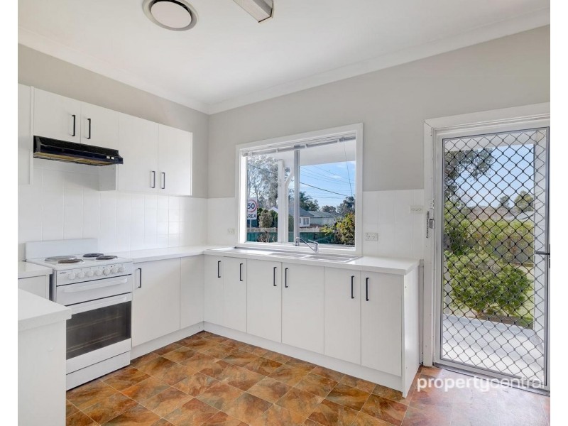 166 Richmond Road, Cambridge Park NSW 2747