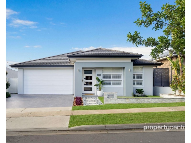 82 Bluestone Drive, Glenmore Park NSW 2745