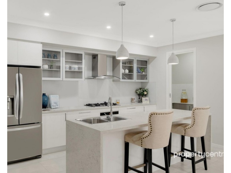 82 Bluestone Drive, Glenmore Park NSW 2745