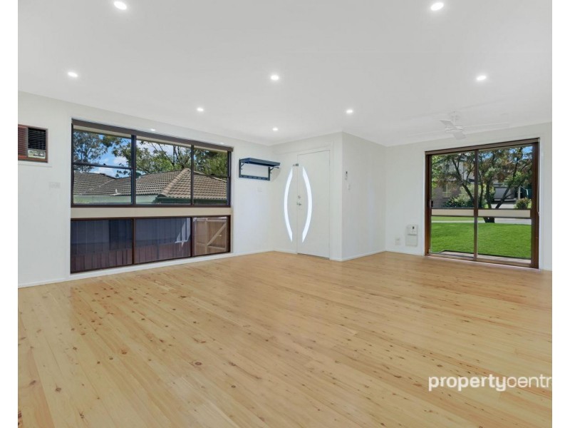 8 Elk Place, Cranebrook NSW 2749