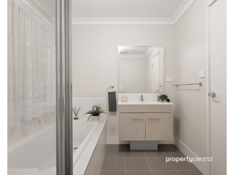 4 Highdale Terrace, Glenmore Park NSW 2745