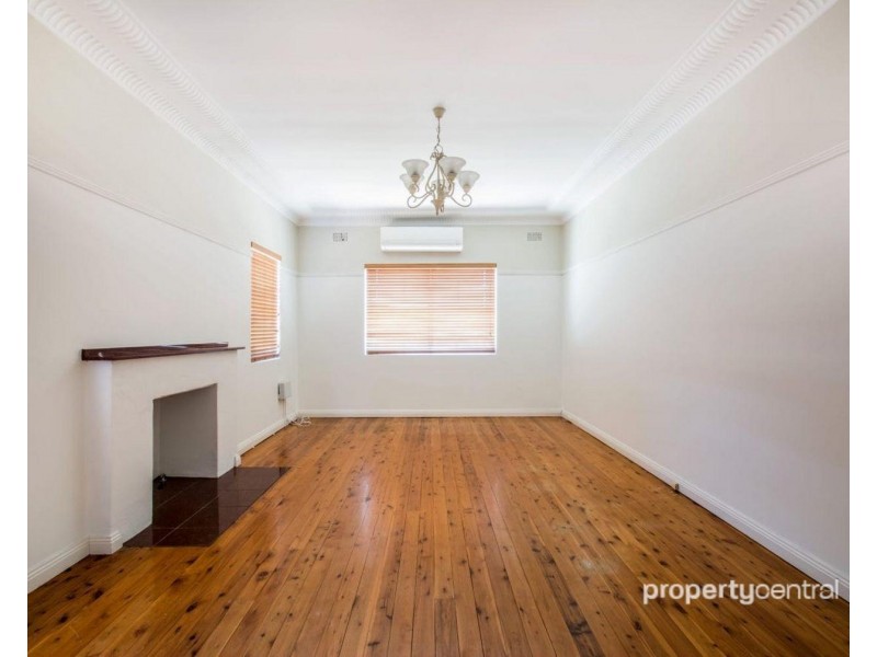 60 Racecourse Rd, South Penrith NSW 2750