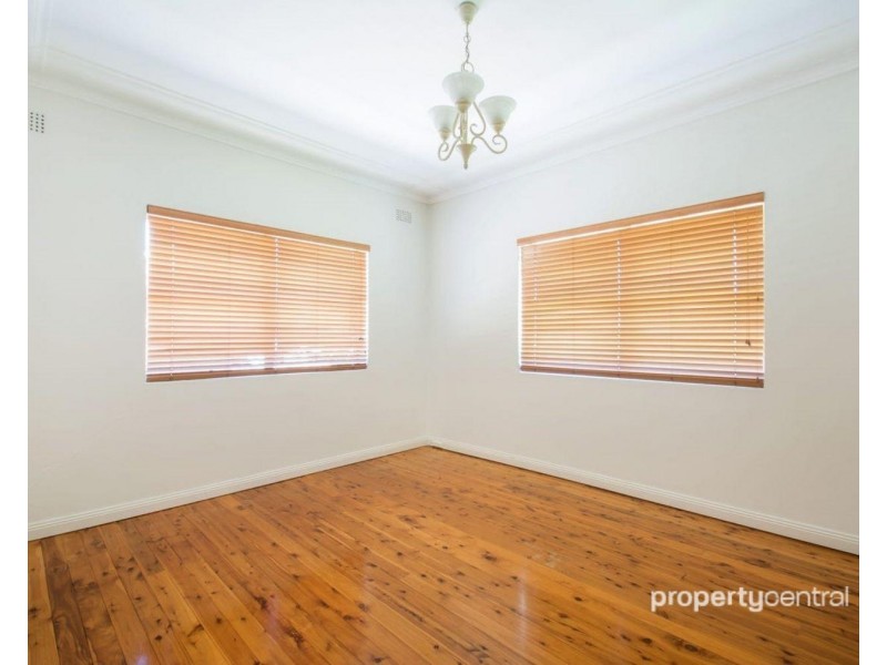 60 Racecourse Rd, South Penrith NSW 2750