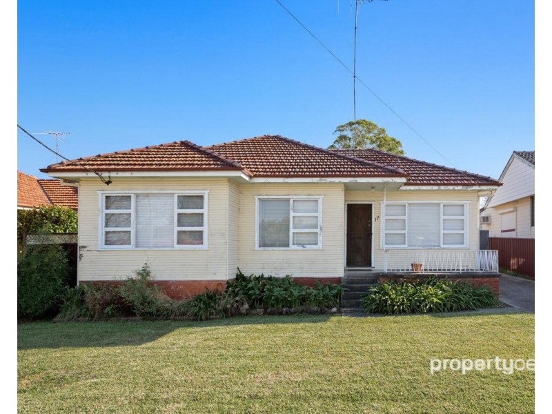 17 Reddan Ave, Penrith NSW 2750