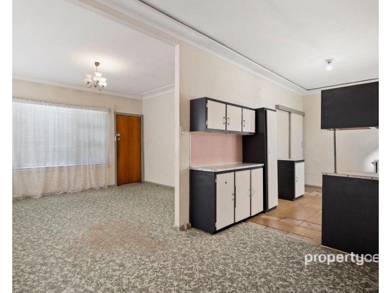 17 Reddan Ave, Penrith NSW 2750