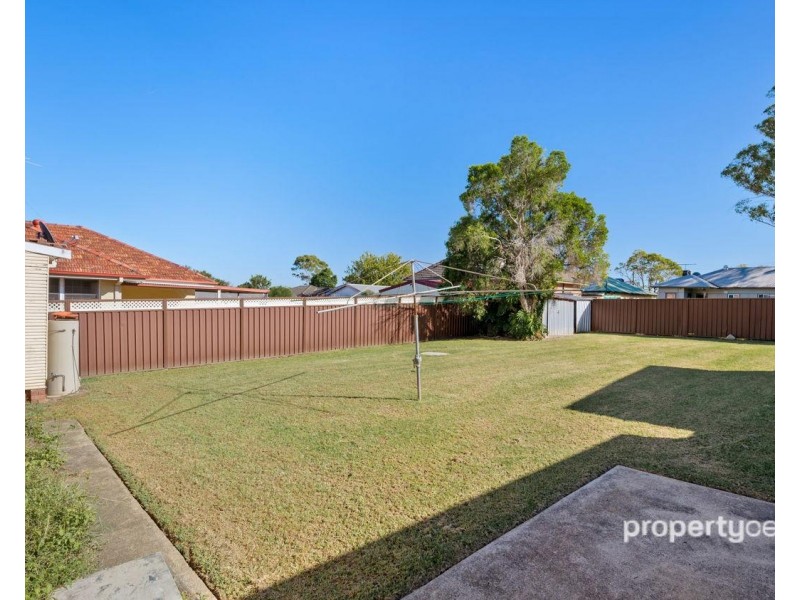 17 Reddan Ave, Penrith NSW 2750
