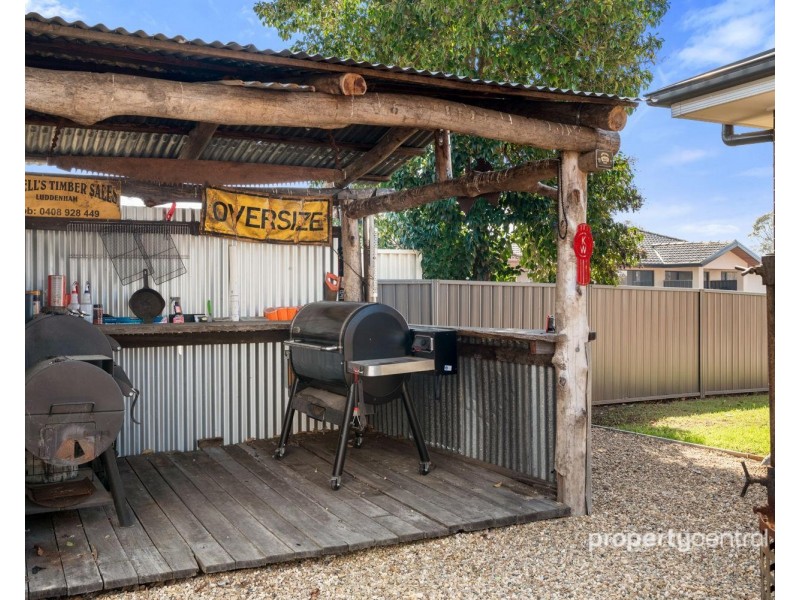 9 Murroobah Road, Wallacia NSW 2745