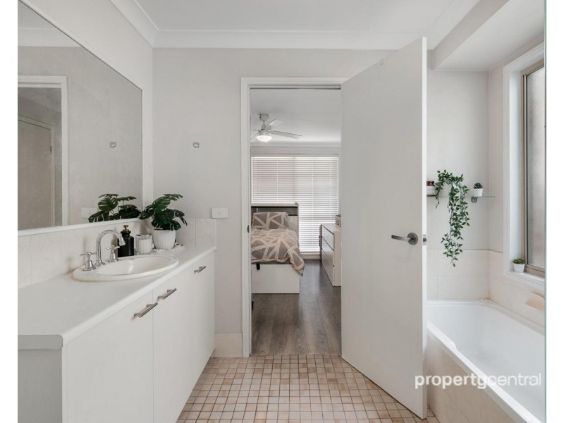 33 Kumbara Close, Glenmore Park NSW 2745