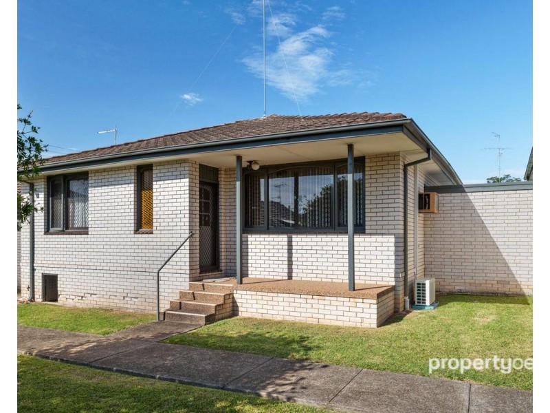 2/73 Bringelly Road, Kingswood NSW 2747