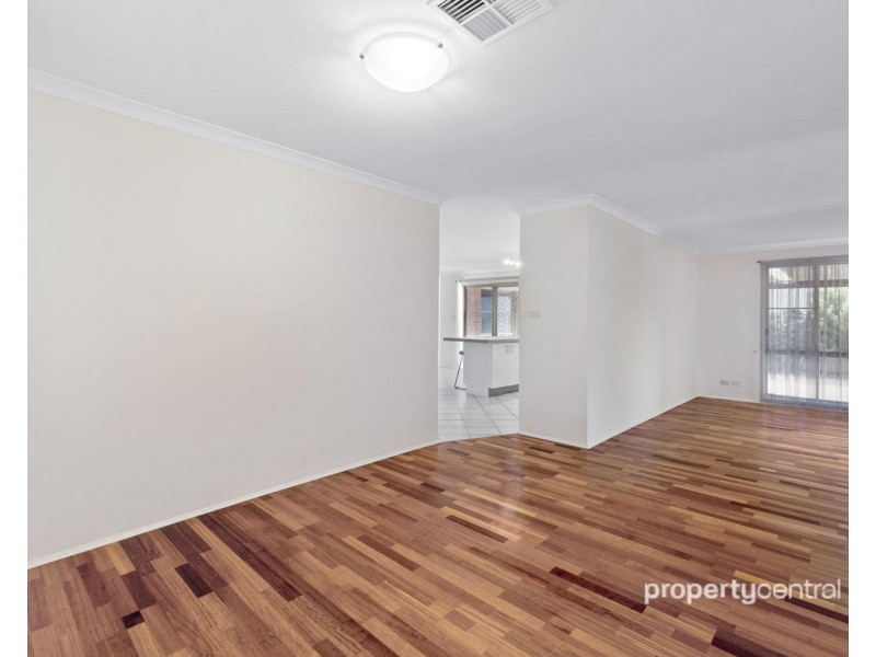 12 Knox Street, Glenmore Park NSW 2745