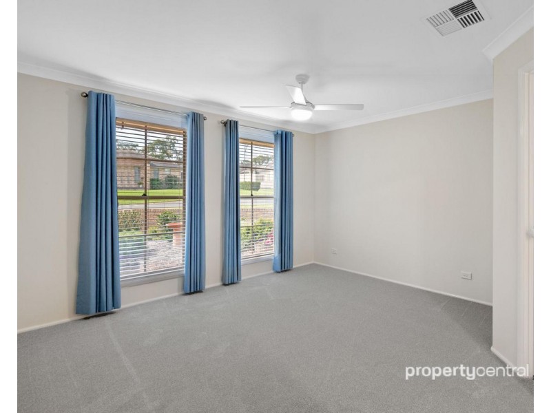 12 Knox Street, Glenmore Park NSW 2745